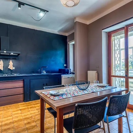 Apartament House *